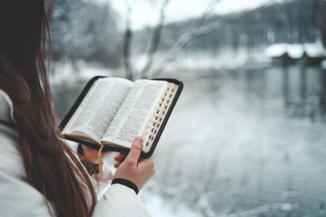 Piękne pieśni adwentowe dla każdego. Przygotujesz serce i duszę na Boże Narodzenie 2025