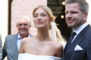 Filip Chajzer ożenił się z 20-letnią Bianką. Na ceremonii zabrakło jej matki i syna dziennikarza. Znamy powód