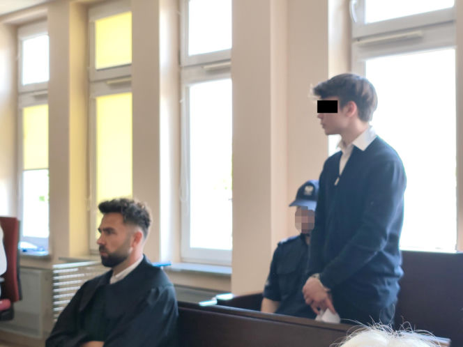 Jechał pod wpływem alkoholu, rozbił mercedesa o słup. 18-letnia Ania zginęła na miejscu