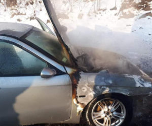 Okolice Nowego Sącza: AUTO PŁONĘŁO na drodze, a DZIECI siedziały w środku! 