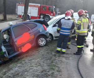 Chruściele. Wypadek dwóch samochodów osobowych