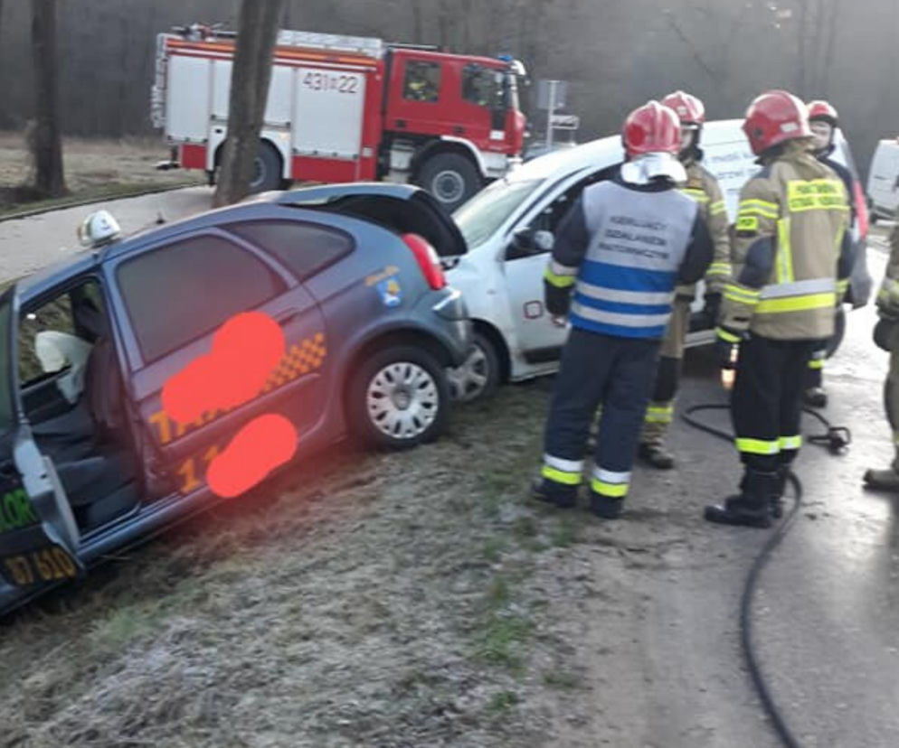 Chruściele. Wypadek dwóch samochodów osobowych