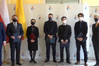 To kontrakt za miliardy! Koreańczycy zbudują w Warszawie największy zakład w Polsce!