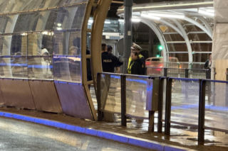 Atak młotkiem w tramwaju