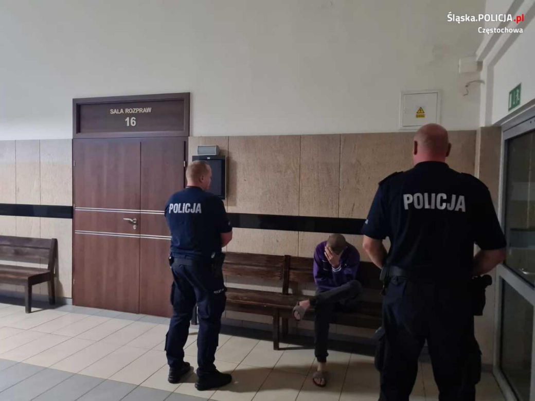 Zatłukli młotkiem Tomasza bo siedział z dziewczyną na ławce