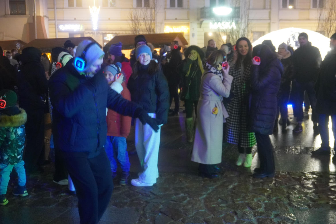Silent disco i diabelski młyn w Rynku w Kielcach
