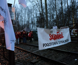 Górnicy na torach. Wraz z Agrounią blokują dostawy węgla do elektrowni
