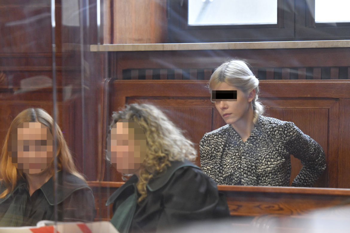 Młodziutka prawniczka Karolina B. z Warszawy oskarżona o zamordowanie ukochanego. Wiemy jak zginął Igor. "Ten nóż wszedł jak w masło"