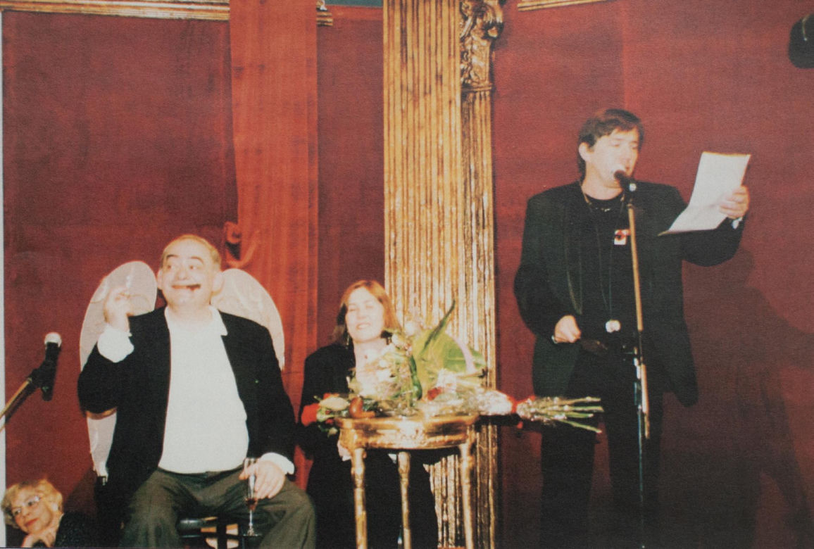 Mieczysław Hryniewicz od lat zachwyca widzów. Tak zmieniał się gwiazdor „Na Wspólnej”
