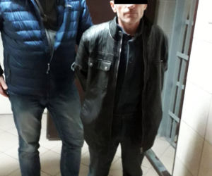 Gruzini okradali warszawskich kierowców na kolec. 