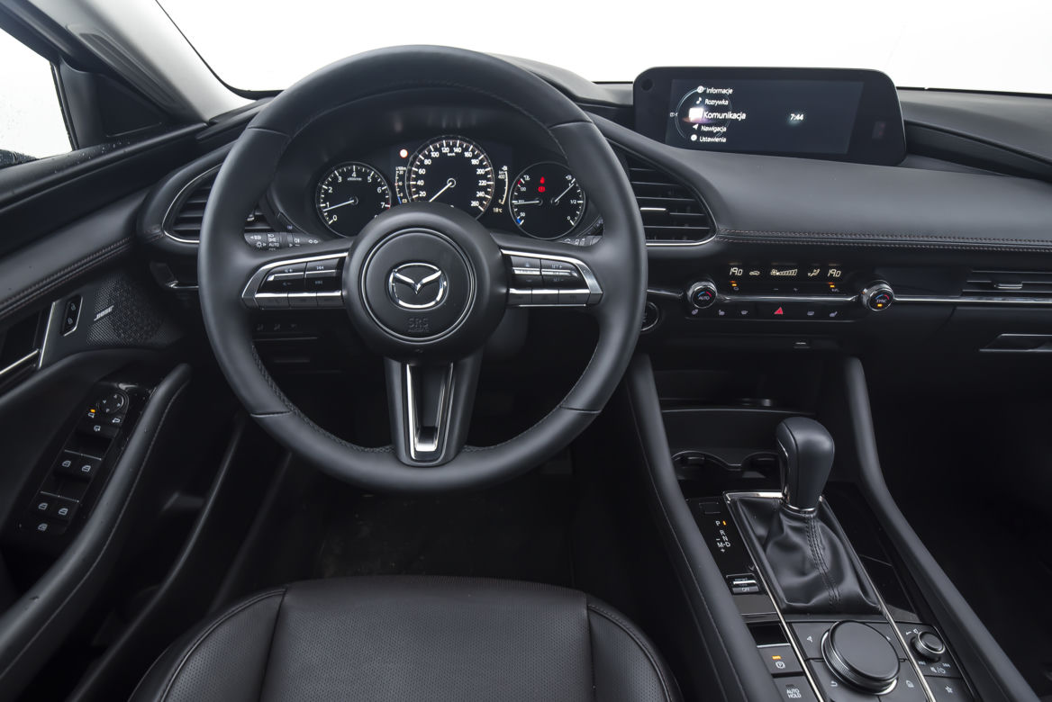 Mazda 3 Sedan Skyactive-G 2.0 122 KM AT6 Hikari