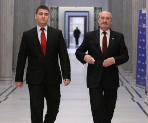 Bartłomiej Misiewicz, Antoni Macierewicz