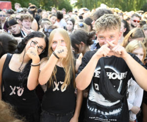 Fani w upale czekają na koncert The Weeknd. Tłumy w Warszawie