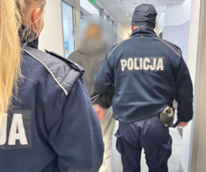 Siedział w pojemniku na pościel. Zamiast w ośrodku wychowawczym nastolatka znaleziono... w kanapie