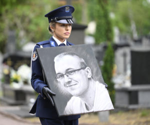 Tłumy pożegnały 23-letniego policjanta. Kacper zginął w tragicznym wypadku w Piasecznie