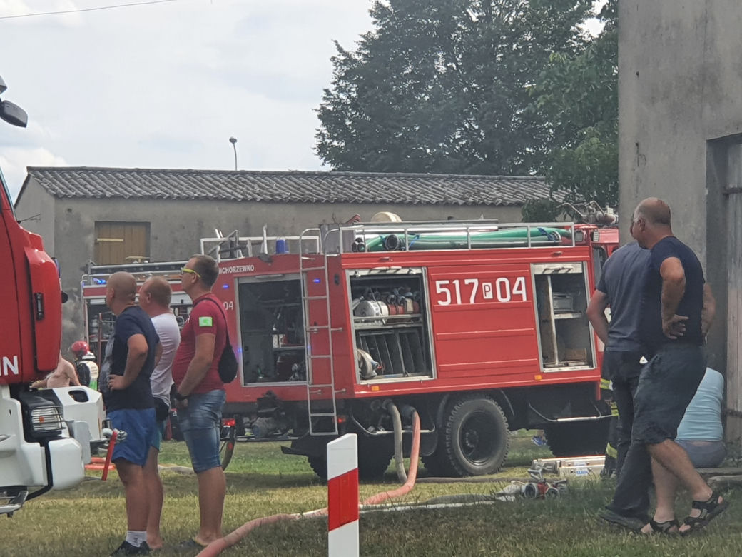 Nowy Tomyśl: WIELKI pożar domu. 15 zastępów walczyło z ogniem! Są ranni! 