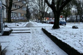 Zimowa aura nad całą Polską. Intensywne opady śniegu zagrożeniem według IMGW