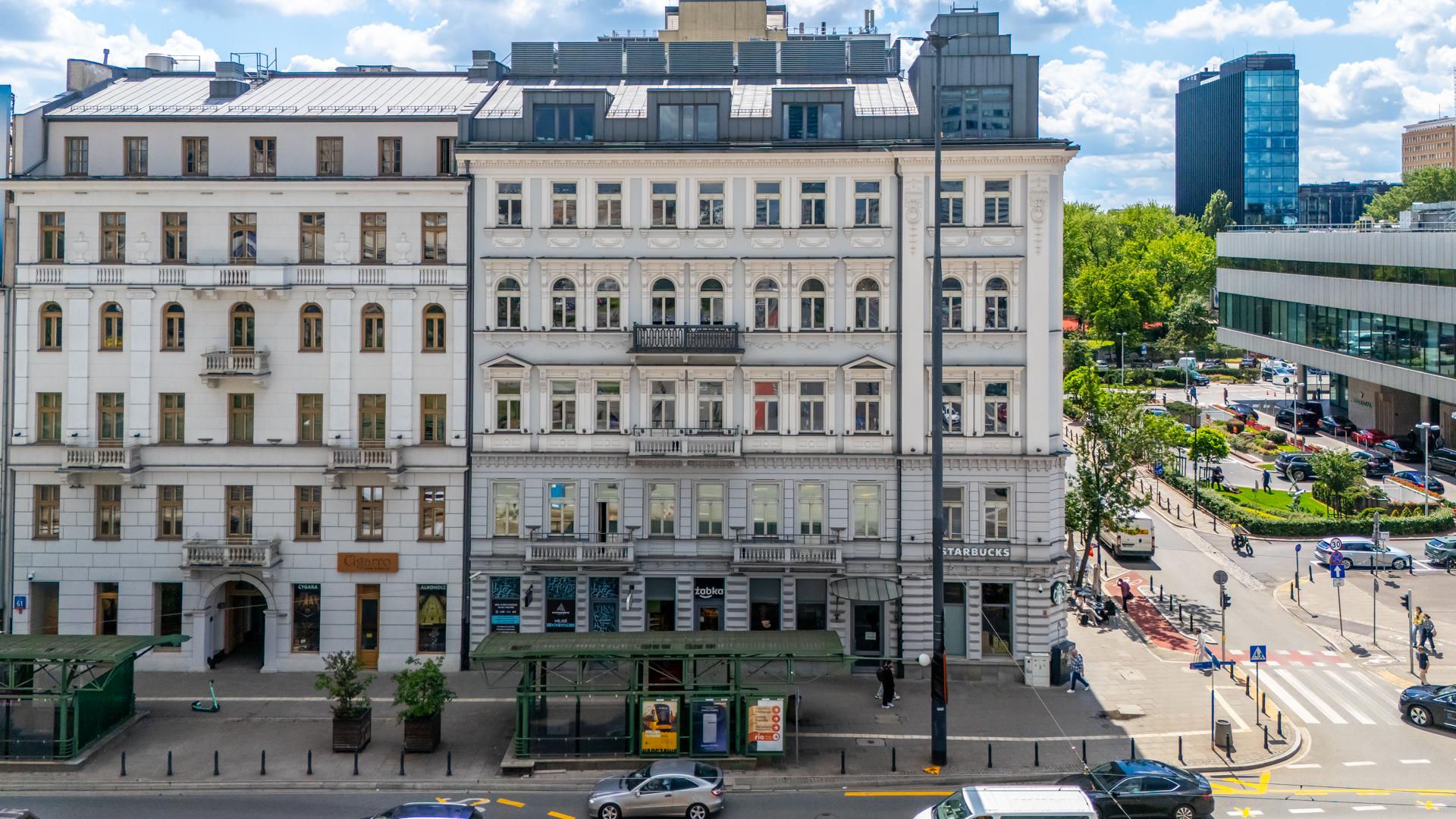 Południowa pierzeja Alej Jerozolimskich w centrum Warszawy