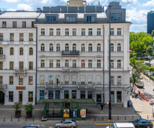 Południowa pierzeja Alej Jerozolimskich w centrum Warszawy