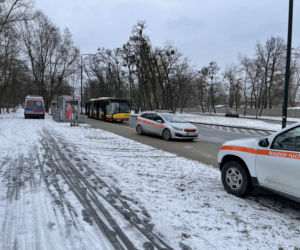 Autobus Miejski z impetem wjechał w latarnie 