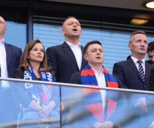 Karol Nawrocki wśród kibiców. Tak wyglądał na meczu