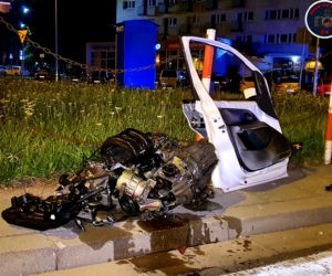 Kolejna kolizja Arrivy! Z auta wypadł silnik