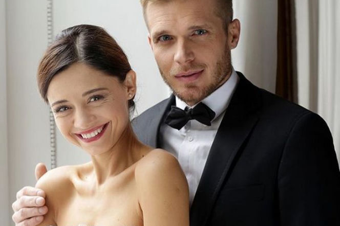 M jak miłość, Iza (Adriana Kalska), Artur (Tomasz Ciachorowski)