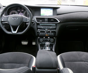 Infiniti Q30 Sport 2.0 Turbo AWD