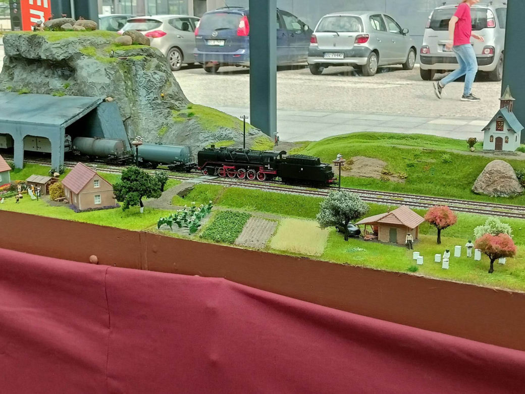 Specjalna wystawa na Łodzi Fabrycznej. Zobacz, jak prezentowały się makiety kolejowe [ZDJĘCIA]