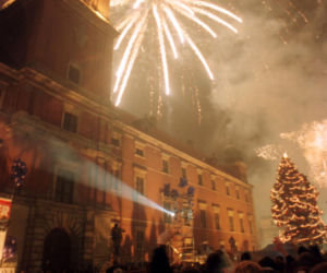 Sylwester w Warszawie sprzed lat. Tak stolica witała dawniej Nowy Rok