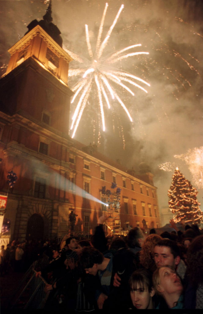 Sylwester w Warszawie sprzed lat. Tak stolica witała dawniej Nowy Rok