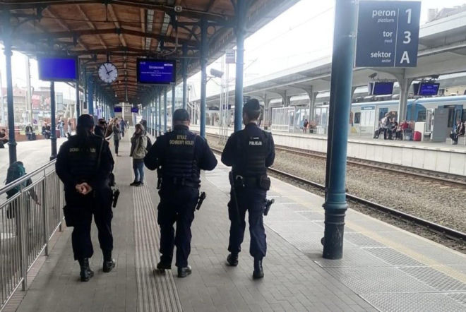 Zgłoszenie o zaginięciu seniorki postawiło służby na nogi. Sędziwa Niemka odnalazła się na dworcu