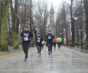 Mimo deszczu pobiegli dla WOŚP w Radomiu!