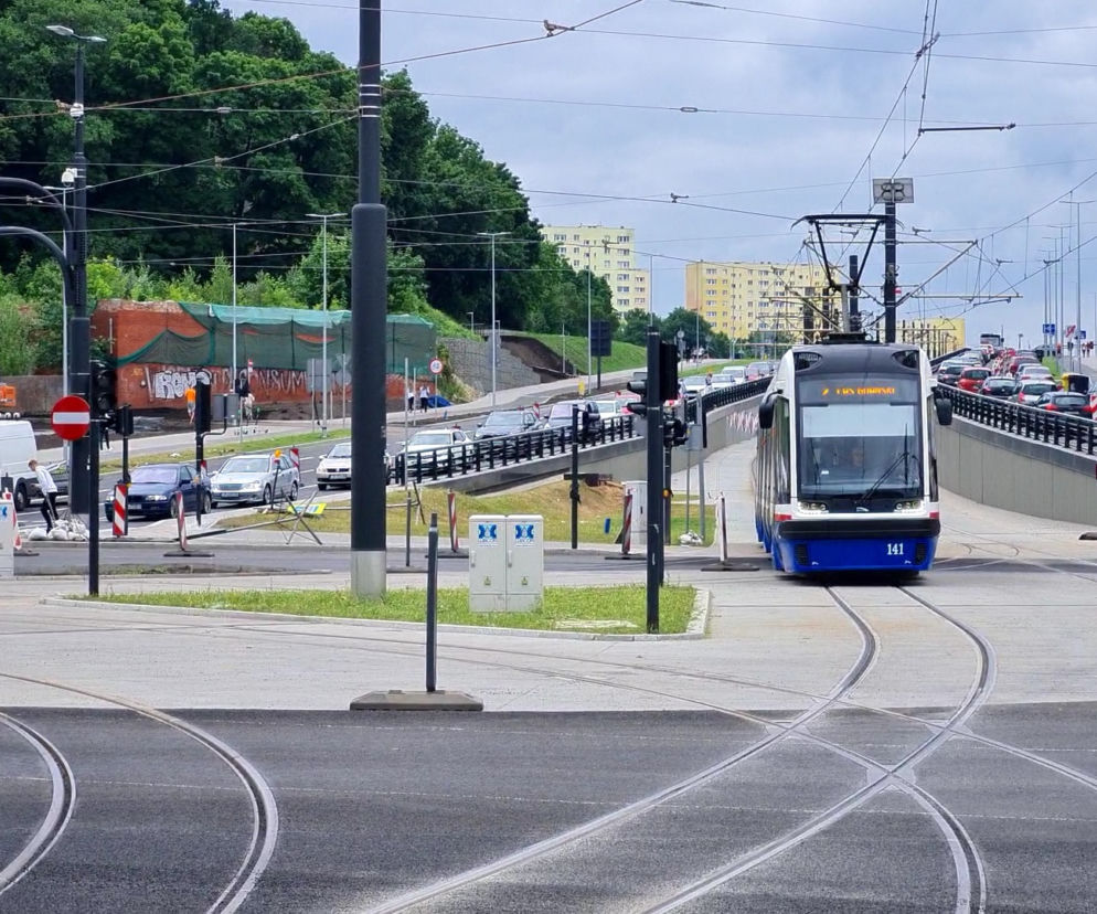 Rozbudowa ulicy Kujawskiej w Bydgoszczy gotowa. Ruszają odbiory!