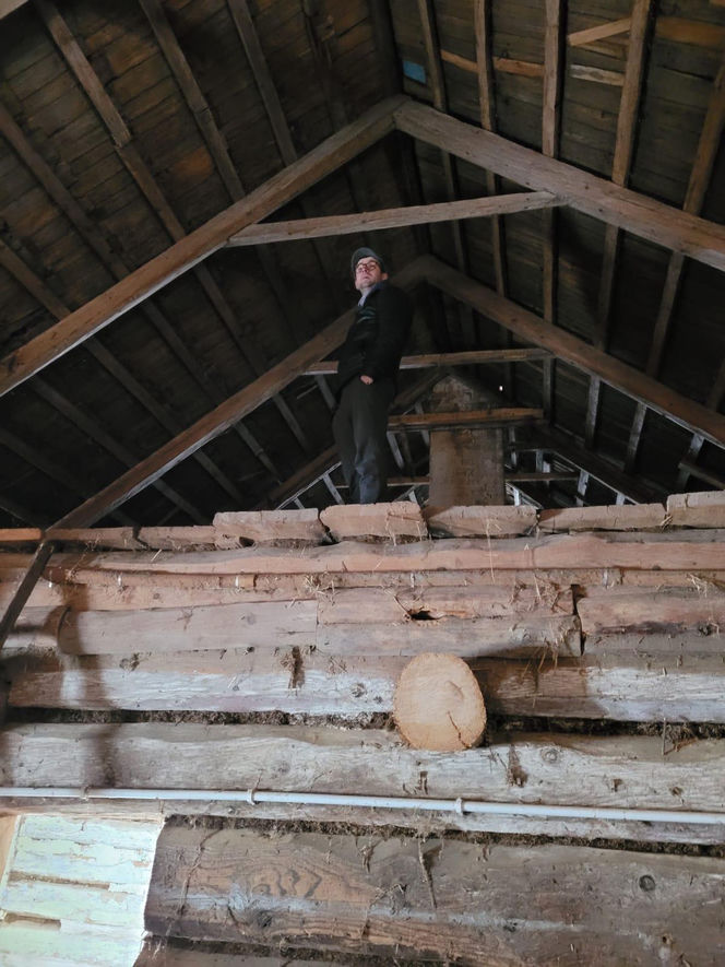 Remont chyży łemkowskiej w Hańczowej