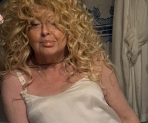 Była noc... Magda Gessler nie mogła się powstrzymać, potem poszła po rozum do głowy i usunęła kompromitującą fotkę