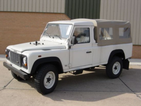 Land Rover Defender NATO