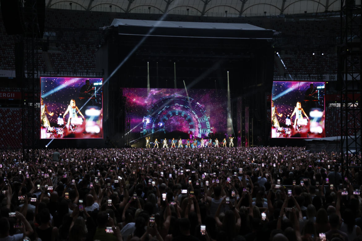 Koncert Jennifer Lopez w Warszawie (25.07.2025) - część druga. Organizatorem koncertu jest Prestige MJM