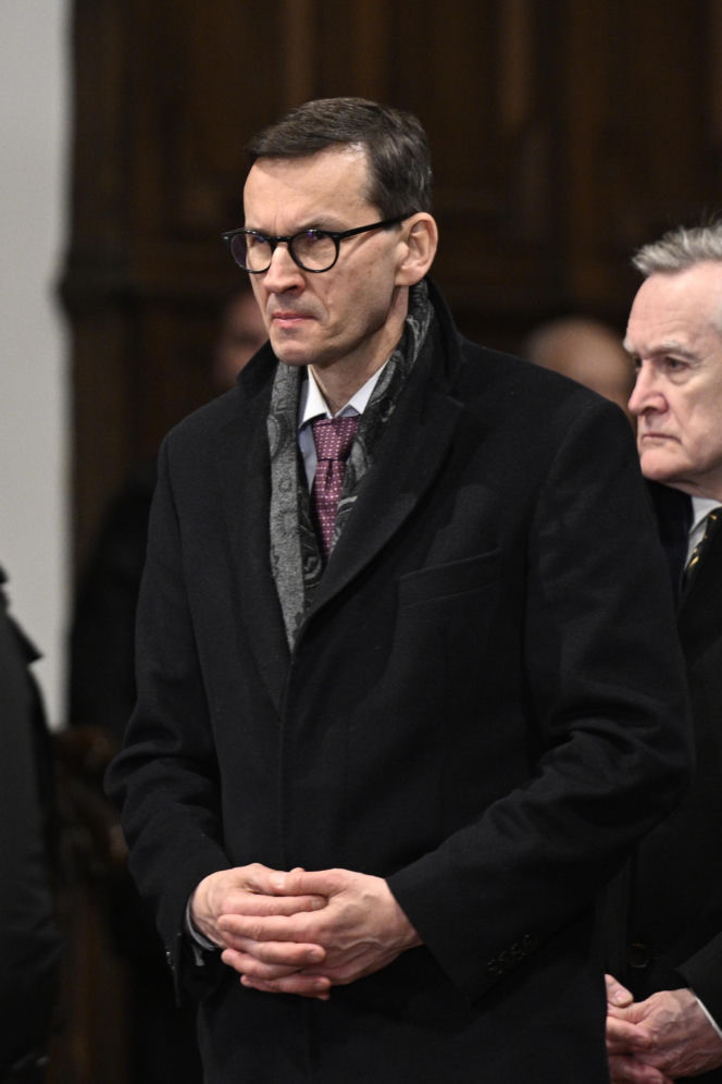 Msza za ofiary Smoleńska w Archikatedrze. Obecni Nawrocki i Kaczyńska