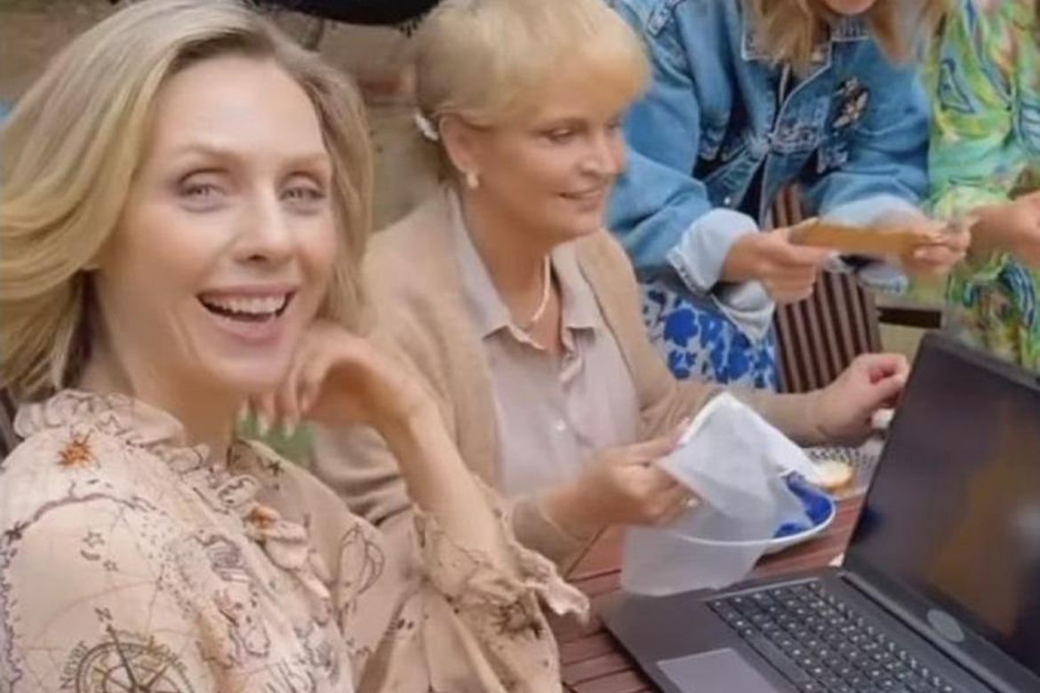 Barwy szczęścia nowy sezon na planie. Małgorzata (Adrianna Biedrzyńska), Malwina (Joanna Gleń)