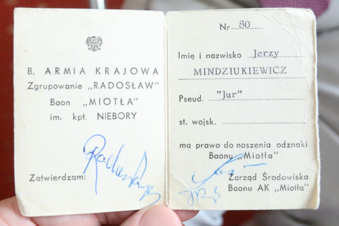 Odsłonięto tablicę upamiętniającą powstańca warszawskiego Jerzego Mindziukiewicza „Jura”