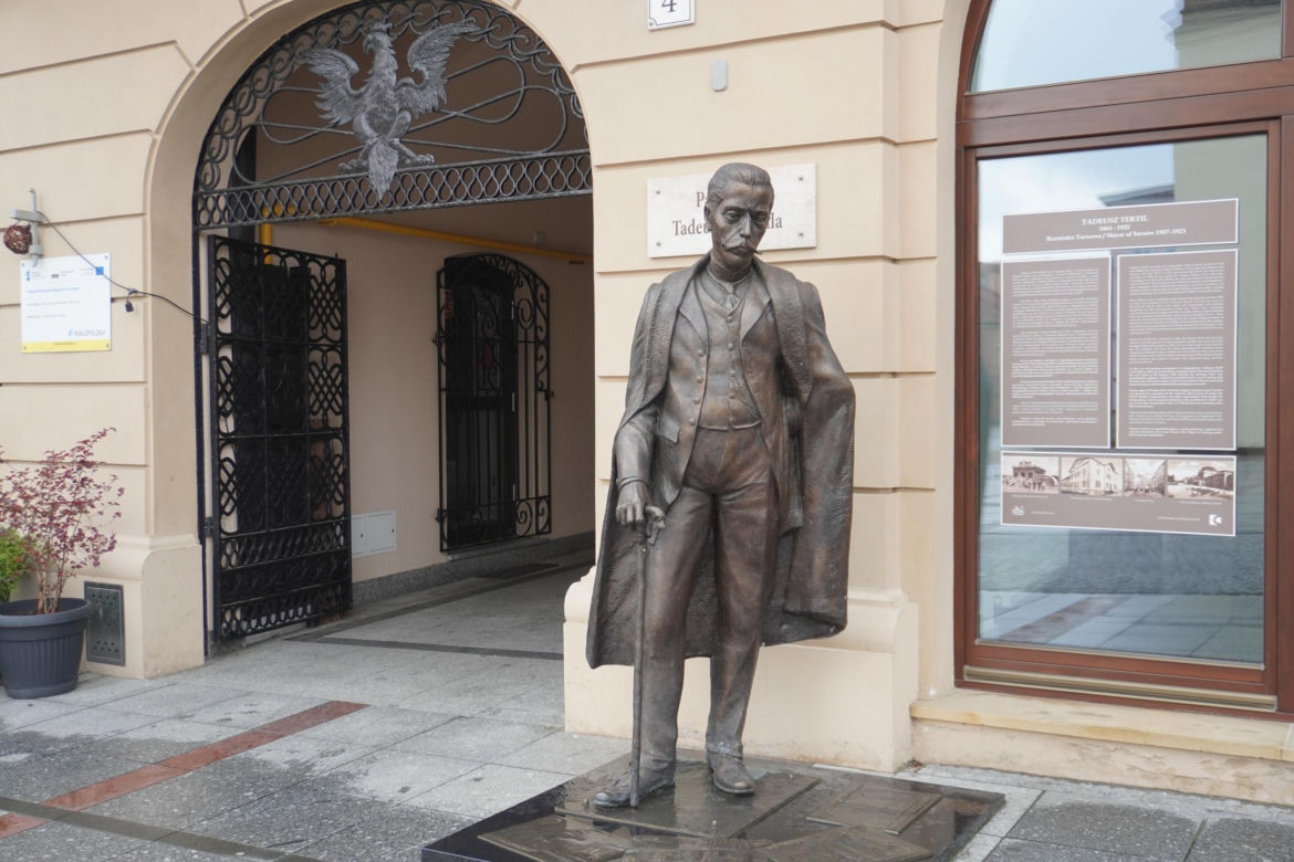 Dzięki niemu Tarnów stał się nowoczesnym miastem. Jego pomnik przyciąga tłumy turystów