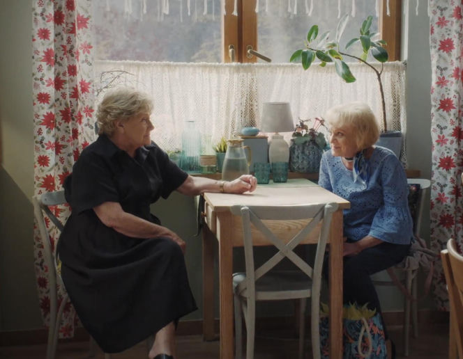 M jak miłość, odcinek 1908. Barbara (Teresa Lipowska), Kisielowa (Małgorzata Rożniatowska)