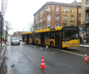 Naćpany kierowca autobusu potrącił pieszą