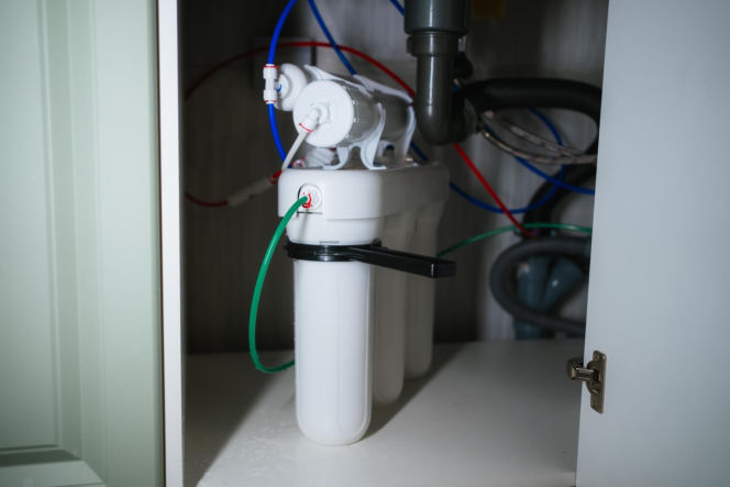 Filtr pod kranem