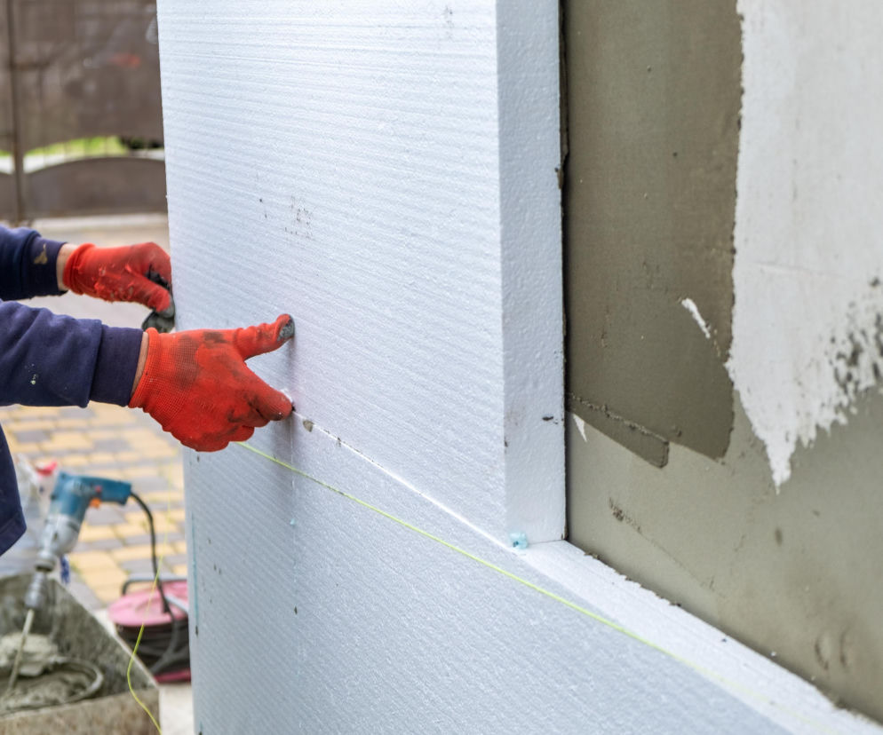 Jesień i zima bez przestojów – skuteczne ocieplanie budynków