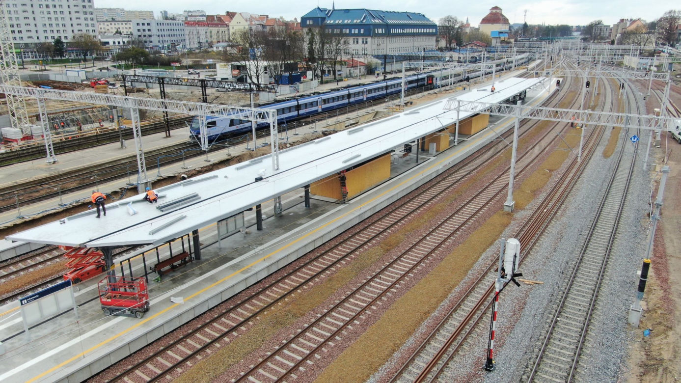 Nowy peron na stacji Olsztyn Główny gotowy. PKP pokazały zdjęcia