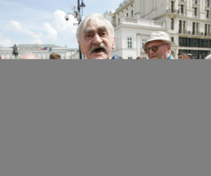 Wojna o krzyż: Krzyż zostaje pod Pałacem Prezydenckim