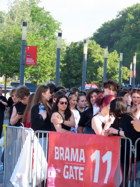 Tłumy fanów przed PGE Narodowym. Fani Taco Hemingwaya czekają na wielkie show