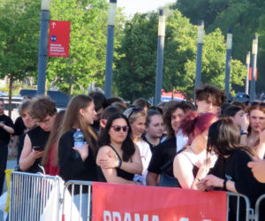 Tłumy fanów przed PGE Narodowym. Fani Taco Hemingwaya czekają na wielkie show
